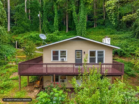 697 Courtney Dr, Hendersonville, NC 28792