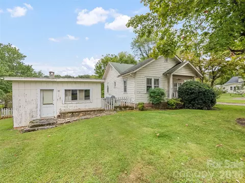 102 W Marshall St, Waynesville, NC 28786