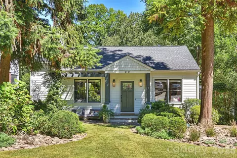 2121 Chambwood Dr, Charlotte, NC 28205