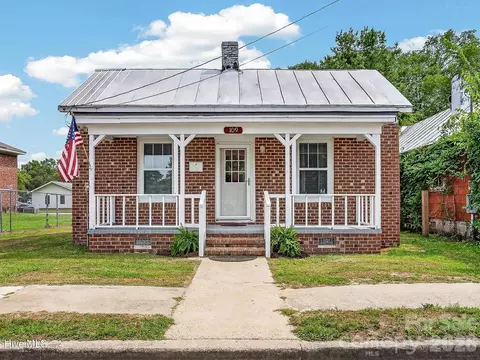 109 E South St, Kinston, NC 28501