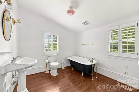 Bath - 4036 Will Proctor St, Denver, NC 28037 photo 3 of 8