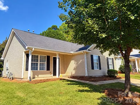 5430 Peachwood Dr, Charlotte, NC 28216