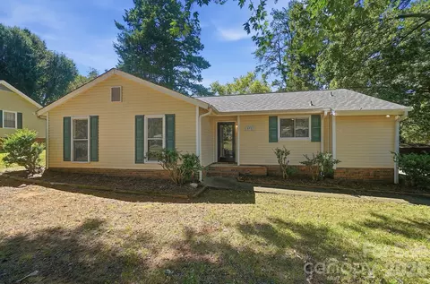 5921 Falstaff Dr, Charlotte, NC 28227