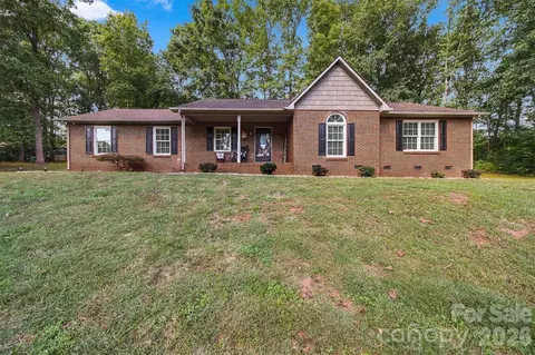 1636 Wellington Ave, Newton, NC 28658