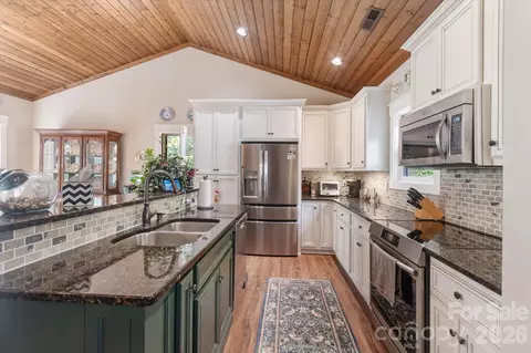 Kitchen - 44 Sunset Trce, Brevard, NC 28712 photo 1 of 2