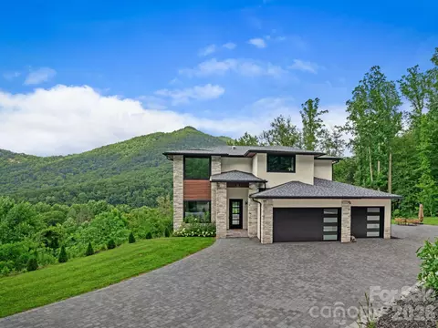 22 Chesten Mountain Dr, Asheville, NC 28803