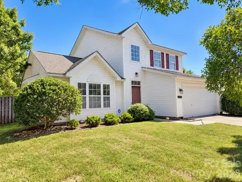 15751 Southern Garden Ln, Charlotte, NC 28278