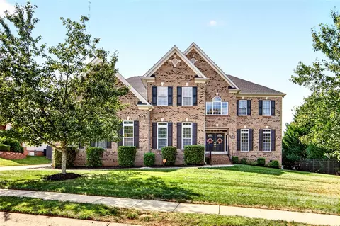 16803 Silversword Dr, Charlotte, NC 28213