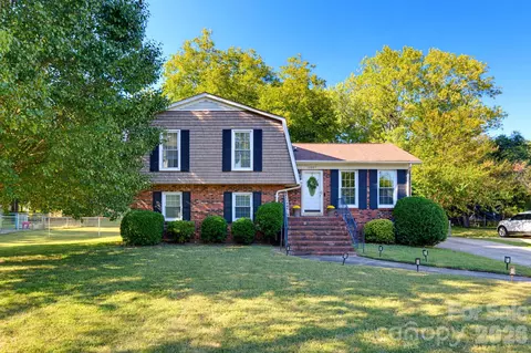 12001 Antebellum Dr, Charlotte, NC 28273