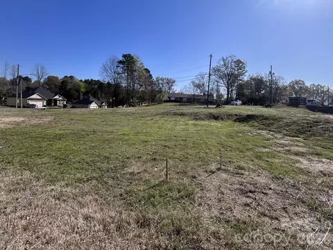 832 Kathryn Se Dr SE, Concord, NC 28025
