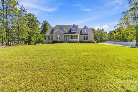 418 Kingsburry Rd, Clover, SC 29710