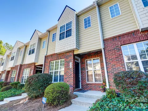 4460 Yoruk Forest Ln, Charlotte, NC 28211