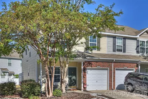 13623 Singleleaf Ln, Charlotte, NC 28278