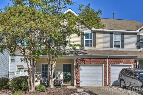 13623 Singleleaf Ln, Charlotte, NC 28278