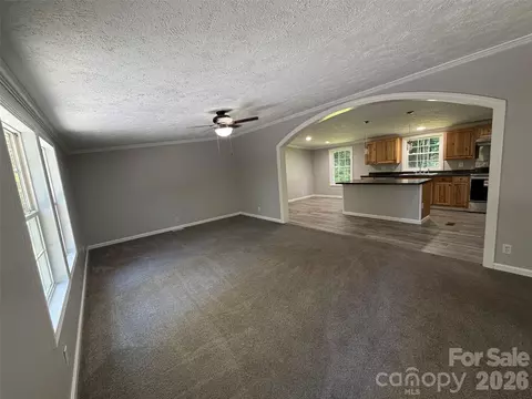Living - 1034 Hidden View Loop, Marion, NC 28752 photo 1 of 3