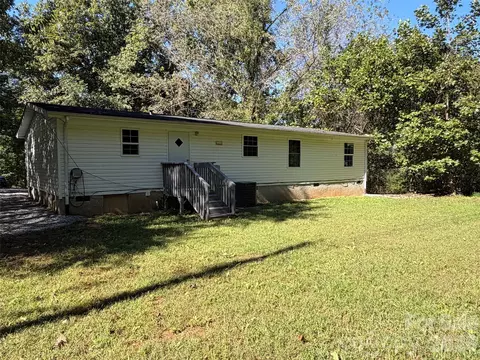 Exterior - 1034 Hidden View Loop, Marion, NC 28752 photo 5 of 8