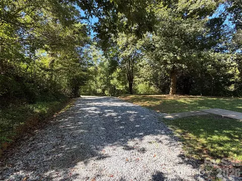 Exterior - 1034 Hidden View Loop, Marion, NC 28752 photo 6 of 8