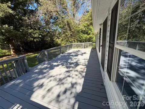 Exterior - 1034 Hidden View Loop, Marion, NC 28752 photo 3 of 8