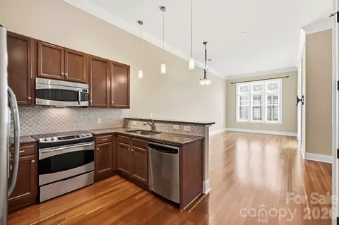 2810 Selwyn 428 Ave #428, Charlotte, NC 28209