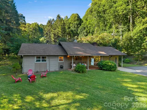 537 Winchester Creek Rd, Waynesville, NC 28786