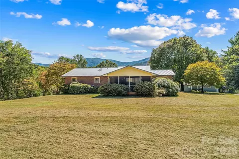 14 Three J Ln, Swannanoa, NC 28778