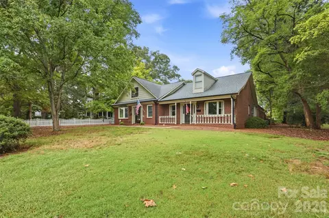 625 Davie Ave, Statesville, NC 28677