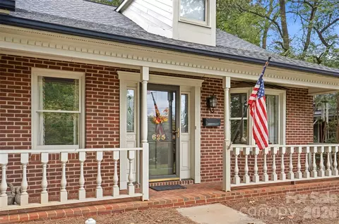 625 Davie Ave, Statesville, NC 28677