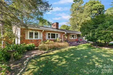 18 Northwood Rd, Asheville, NC 28804