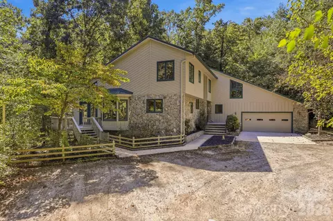 124 Moss Hill Ln, Lake Lure, NC 28746
