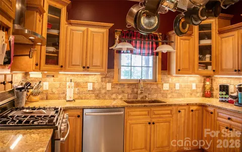 Kitchen - 5410 Tobacco Rd, Trinity, NC 27370 photo 5 of 7