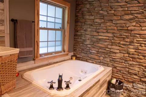 Bath - 5410 Tobacco Rd, Trinity, NC 27370 photo 2 of 5