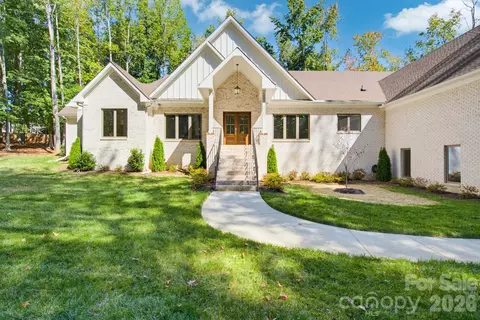2507 Forest Lawn Dr, Weddington, NC 28104