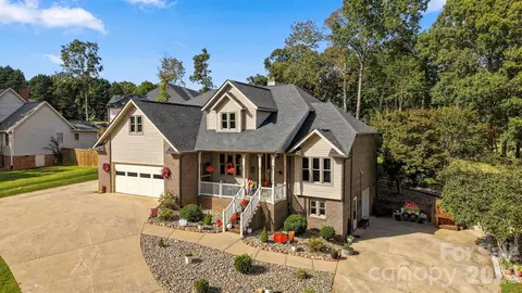 3645 Wandering Ne Ln NE, Hickory, NC 28601