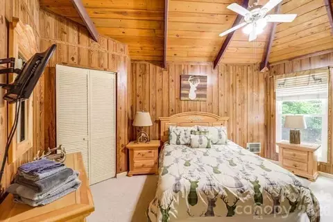 Bedroom - 102 Cricket Way, Beech Mountain, NC 28604 photo 1 of 5