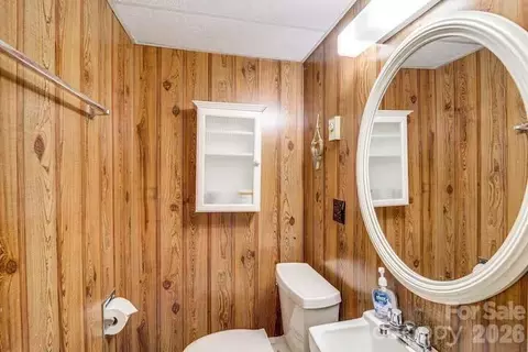 Bath - 102 Cricket Way, Beech Mountain, NC 28604 photo 1 of 3