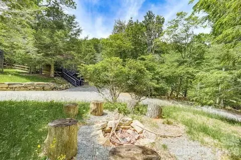 Exterior - 102 Cricket Way, Beech Mountain, NC 28604 photo 1 of 3