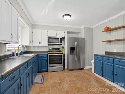 Kitchen - 2206 White Store Rd, Monroe, NC 28112 photo 2 of 3