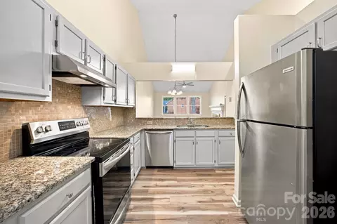 Kitchen - 19838 Oak Leaf Cir, Cornelius, NC 28031 photo 3 of 5