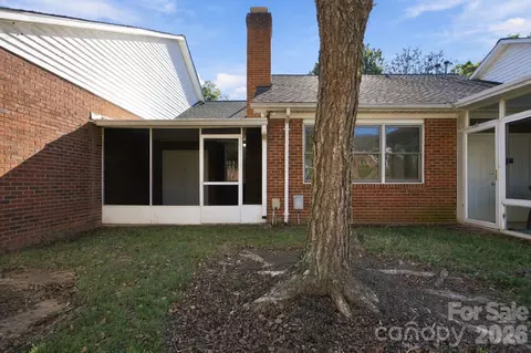 Exterior - 19838 Oak Leaf Cir, Cornelius, NC 28031 photo 4 of 8