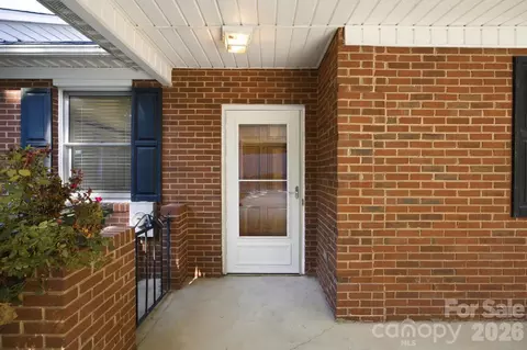 Exterior - 19838 Oak Leaf Cir, Cornelius, NC 28031 photo 1 of 8