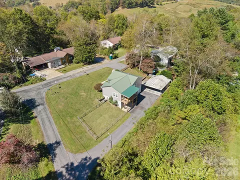 View/Area - 74 Ridgeline Rd, Clyde, NC 28721 photo 1 of 4