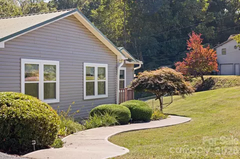 Exterior - 74 Ridgeline Rd, Clyde, NC 28721 photo 1 of 7