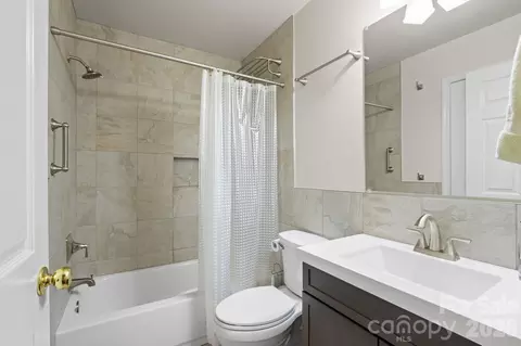 Bath - 74 Ridgeline Rd, Clyde, NC 28721 photo 4 of 4