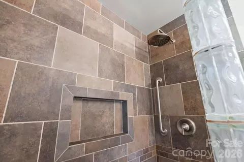 Bath - 74 Ridgeline Rd, Clyde, NC 28721 photo 2 of 4