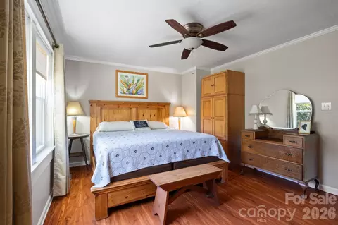 Bedroom - 74 Ridgeline Rd, Clyde, NC 28721 photo 3 of 6