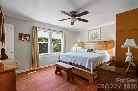 Bedroom - 74 Ridgeline Rd, Clyde, NC 28721 photo 1 of 6