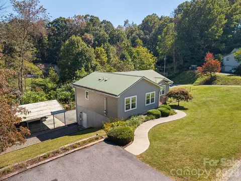 Exterior - 74 Ridgeline Rd, Clyde, NC 28721 photo 2 of 7