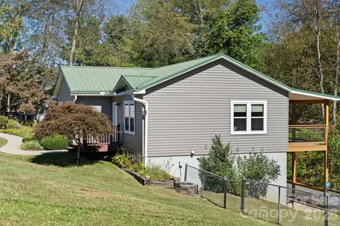 Exterior - 74 Ridgeline Rd, Clyde, NC 28721 photo 3 of 7