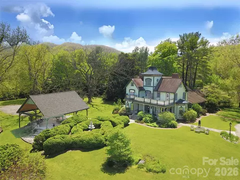 204 Lawson St, Hot Springs, NC 28743