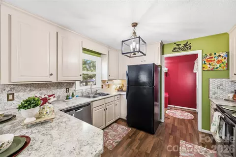Kitchen - 2598 Tully Ct, Lancaster, SC 29720 photo 2 of 3